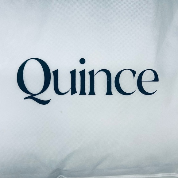 QUINCE Premium Down Alternative Pillow Soft Standard 4021 - Picture 8 of 13